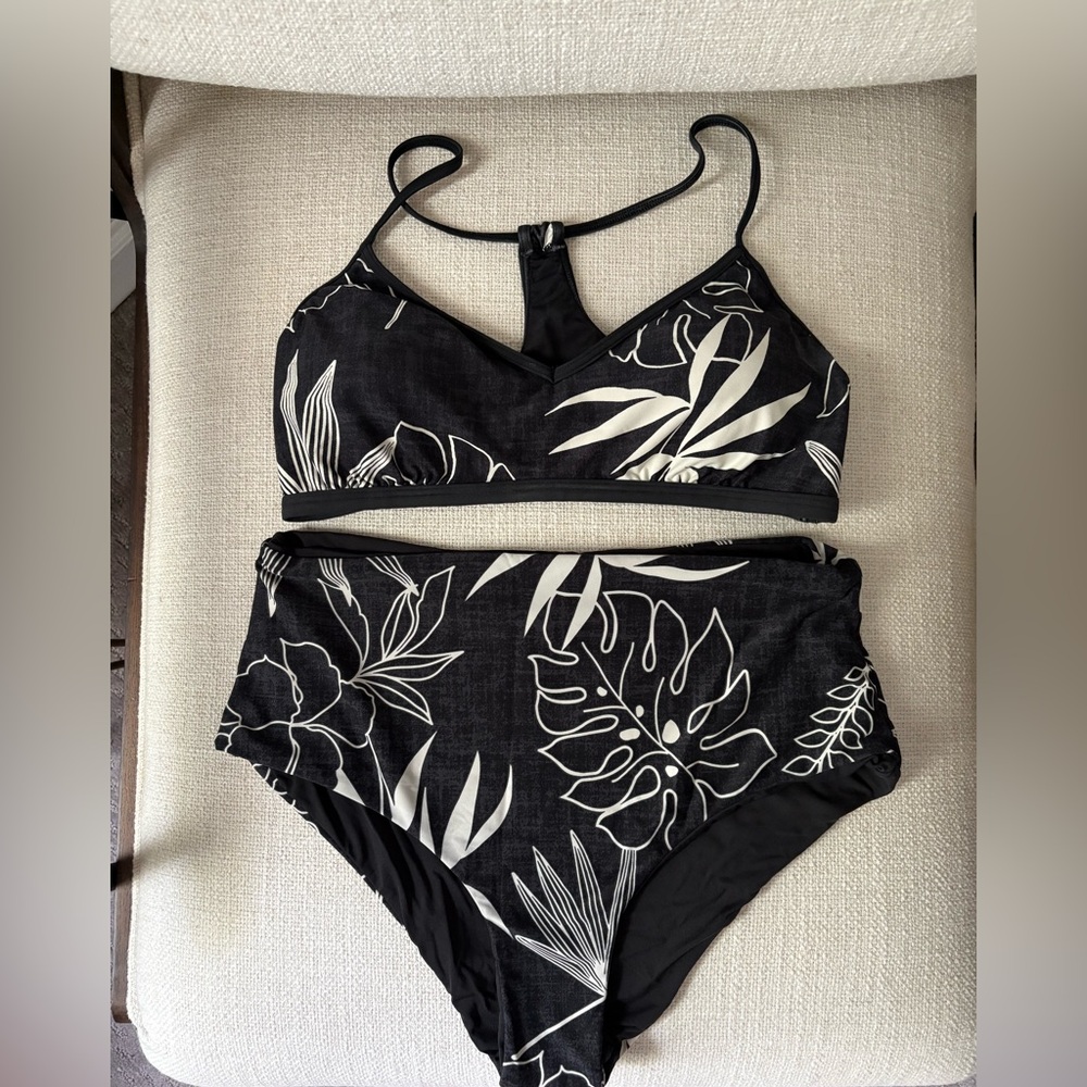 Carve Designs Black and White Leaf Print Bikini